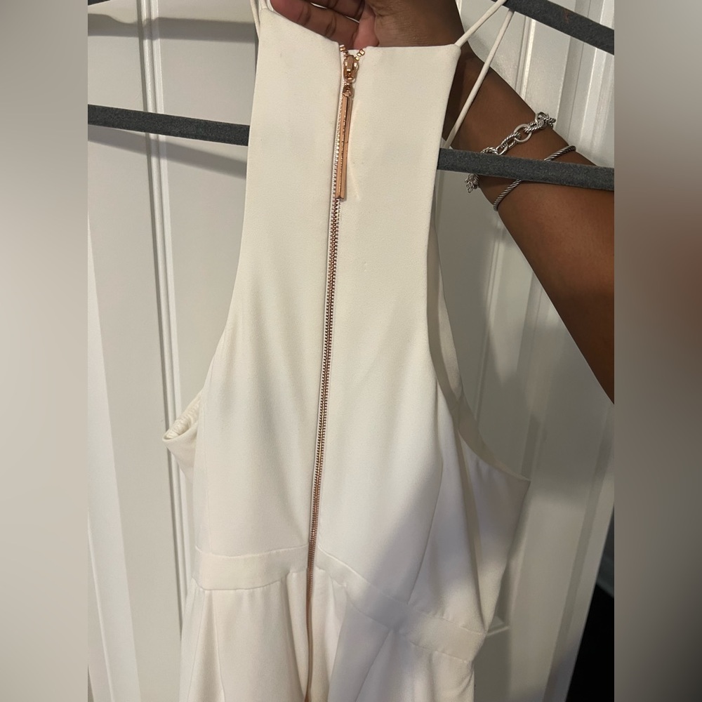 White romper - Picture 2 of 3